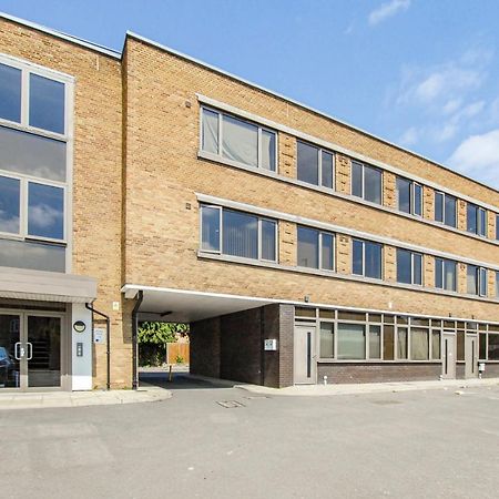 Prime Luxury, Heathrow, Freeparking, Wifi, Netflix Apartman Yiewsley Kültér fotó