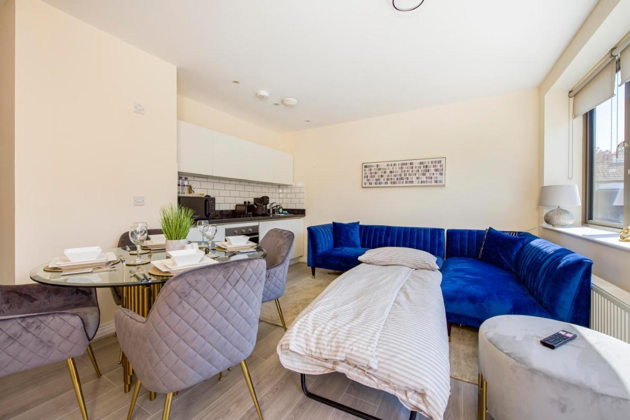 Prime Luxury, Heathrow, Freeparking, Wifi, Netflix Apartman Yiewsley Kültér fotó